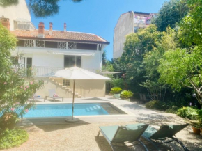 ''Les Halles'' Maison de ville avec piscine et garage aux Halles